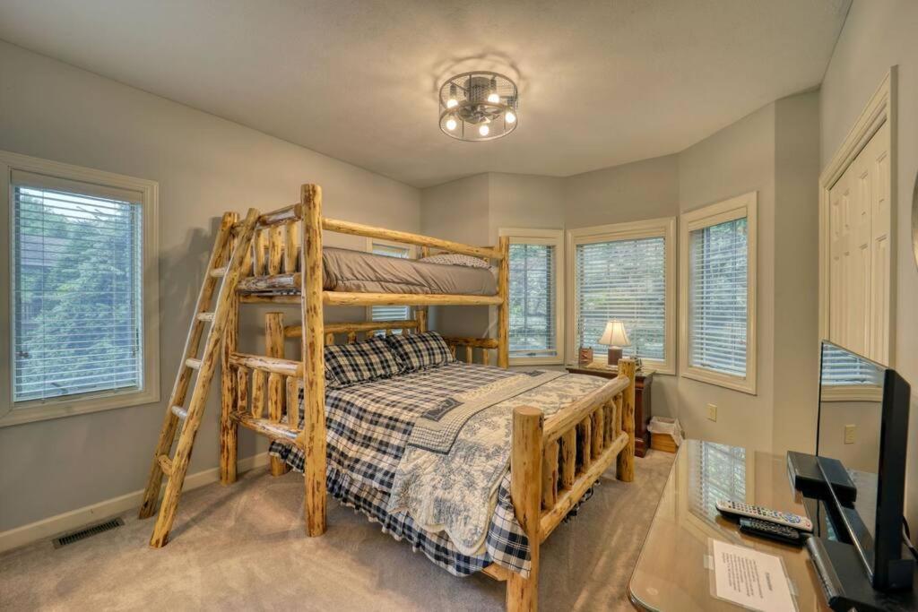 Bucket List Views Sugar Mountain Private Condo - 2Bed, 2Bath, Sleeps 6, Panoramic Views Of Mountains From Large Deck, Short Drive To Shopping, Restaurants, Cafes & Banner Elk Town Экстерьер фото