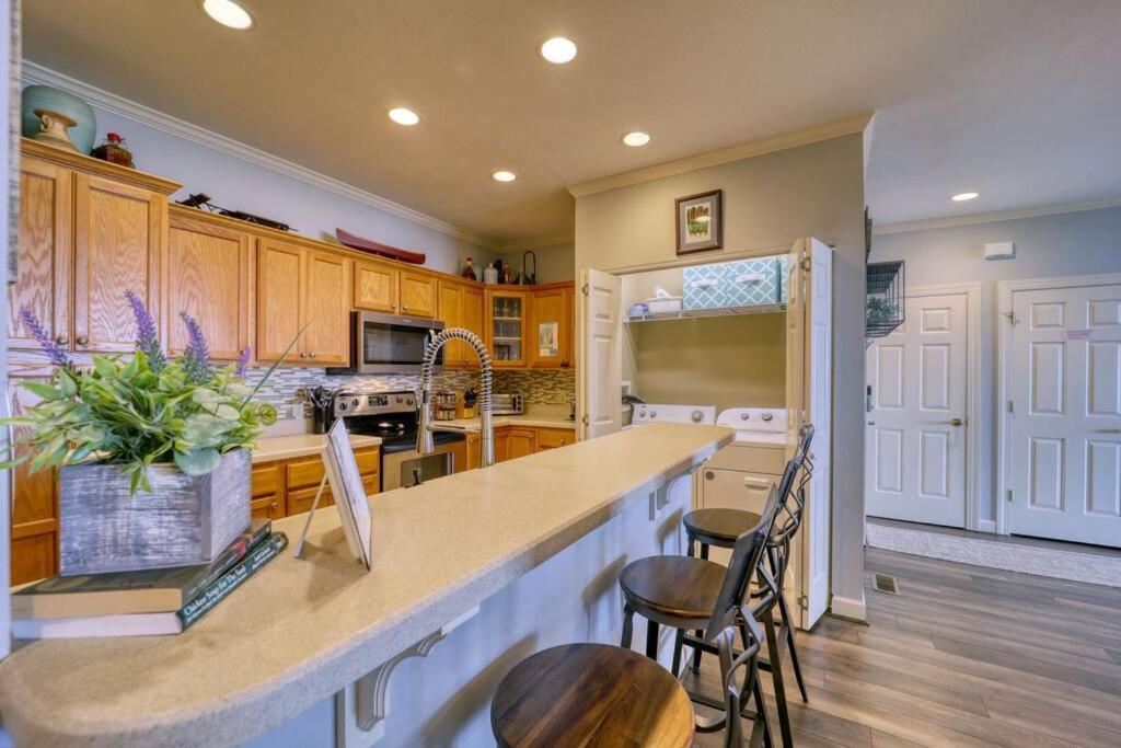 Bucket List Views Sugar Mountain Private Condo - 2Bed, 2Bath, Sleeps 6, Panoramic Views Of Mountains From Large Deck, Short Drive To Shopping, Restaurants, Cafes & Banner Elk Town Экстерьер фото